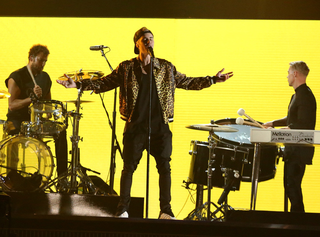 Justin Bieber, 2016 Grammy Awards, Show Justin Bieber, 2016 Grammy Awards, Show
